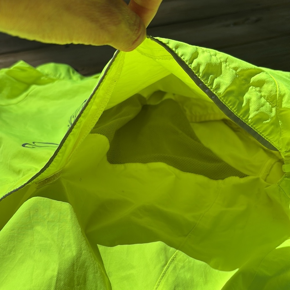 Pearl Izumi reflective convertible cycling jacket. - Picture 3 of 13